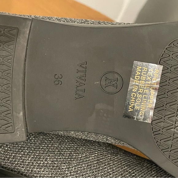 NWOT Vivaia Square-Toe Slip-On Chelsea Ryan Boots in Rich Grey Wool - Picture 5 of 11